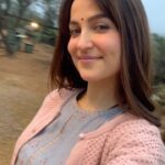 Elli AvrRam Instagram - #photodump Ooty Diaries from Naane Varuvean✨ #throwback #naanevaruvean #ooty #elliavrram #yourstruly Ooty, Tamilnadu