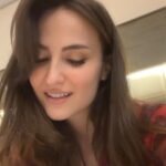Elli AvrRam Instagram - Just🧡🤪 Might go to archives🐥 #reels #justforfun #elliavrram #yourstruly