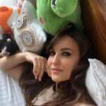 Elli AvrRam Instagram - Holi ki Shubhkamnaye! (Photo dump) of a girl who was awake for 26 hours🦦… #happyholi #india #photodump #elliavrram #yourstruly #hi
