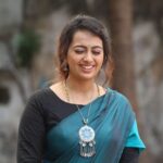 Ester Noronha Instagram - Smiling is my favorite exercise...😋🤭🥰 #smile #smilingismyfavorite #favorite #smileitsfree #hehe #bts #workmode #throwback #memories #flashback #workingstills #atwork #smiling #happy #ilovemyjob #happygirlsaretheprettiest #lovelaughlive #livethelifeyoulove #muchlove #Godbless Vizag - The City Of Destiny