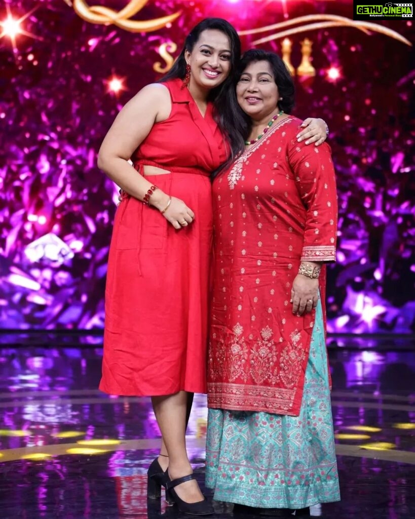 Ester Noronha Instagram - My mother was my role model before I even knew what that word was. My mother is the reason I believe God exists! And I'm forever grateful to God for giving her to me. ❤ For: Super Queens Season-2 Episode-6 @zeetelugu @zee5telugu @zee5 Costume : @clothingpallet.in Stylist : @spoorthi._rao PC : @paulino_pictures #superqueens #season2 #superqueen #queen #mother #mymother #myrolemodel #Godexists #Godisgreat #ibelieveingod #forevergrateful #grateful #thankful #blessed #mothersday #special #happiness #fulfillment #joy #peace #laughter #blessings #thankyouJesus #thankyouGod #Godbless #muchlove Hyderabad