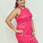 Ester Noronha Instagram - I'm NOT here to FIT IN. I'm here to STAND OUT. 😉👸🏻 For : THE VACANT HOUSE First Pressmeet Designer : @lukeevsdesignsgoa MUA : @oushk_makeovers Hairstylist : @glamupby_shwethagowda #thevacanthouse #janetnoronhaproductions #esternoronha #mydebut #director #musicdirector #debut #myfirst #firsts #kannada #konkani #telugu #multilingual #movie #gearingup #gettingready #comingsoon #Godbless #muchlove SRV Theater