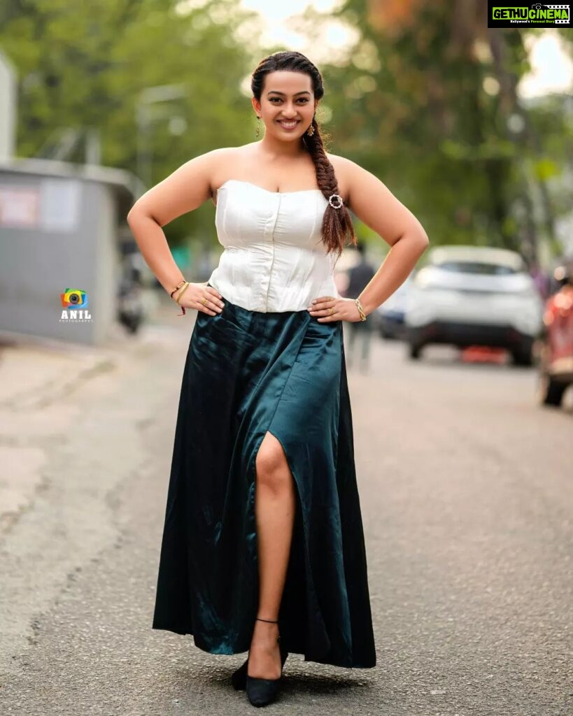 Ester Noronha Instagram - Don't let anyone kill your dreams just because they don't understand it. God's got you! 👑 For : Super Queens Season-2 Episode-5 @zeetelugu @zee5telugu @zee5 Costume : @clothingpallet.in Stylist : @spoorthi._rao #superqueensseason2 #episode5 #superqueens #season2 #superqueen #queen #warrior #fighter #dreamer #beliver #achiever #blessed #dontletanyonebringyoudown #dontletanyonekillyourdreams #liveyourdreams #dream #daretodream #chase #achieve #believe #havefaith #Godsgotyou #Godisgreat #Godbless #muchlove Hyderabad