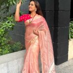 Ester Noronha Instagram - The beauty we see in another soul is a reflection of our own... 🌺 #goodmorning #morning #thursdaythoughts #beauty #beautylieswithin #beautyliesintheeyesofthebeholder #reflection #perception #vision #sight #haveagreatday #muchlove #Godbless Andhra Pradesh