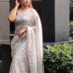 Ester Noronha Instagram - Sundhari kannaal oru saedhi... Solladi innaal nalla thaedhi... 💕💕💕 #beautifulday #lovelyday #wonderfulwednesday #pleasant #pleased #grateful #blessed #loved #goodday #muchlove #Godbless Hyderabad