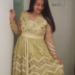 Ester Noronha Instagram - You'll never find something to wear that makes you feel BEAUTIFUL, SMART or LOVED if you don't BELIEVE that YOU ALREADY ARE. 💚 Be SIMPLE but SIGNIFICANT. 👑 #besimplebutsignificant #besimple #simplicity #beassured #selfassurance #selfrespect #selfreminder #dignity #integrity #selfconfidence #youareenough #youare #knowyourworth #selfworth #selflove #self #imemyself #happygirlsaretheprettiest #lovelaughlive #nomakeup #nofilter #filterfree #smile #confidence #blessings #love #prayers #gratitude #muchlove #Godbless Mumbai, Maharashtra