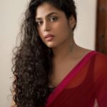 Faria Abdullah Instagram - Going Live on Instagram this Friday 9pm, let’s chat about upcoming stuff and tell me how your week was💕 Styled by @officialanahita Saree: @cyynosurepune Photo: @sachinbharadwaj