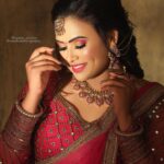 Farina Azad Instagram - Mua - @sushi_the_makeover_artistry Jewelry - @aishubridal_jewellery Photography - @yeskay_studioz @kamaleshphotography_ Cinematography - @samjeremiahj Location - @istills_studio Outfit @sajna_bridal_wear_designer