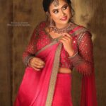 Farina Azad Instagram - Mua - @sushi_the_makeover_artistry Jewelry - @aishubridal_jewellery Photography - @yeskay_studioz @kamaleshphotography_ Cinematography - @samjeremiahj Location - @istills_studio Outfit @sajna_bridal_wear_designer