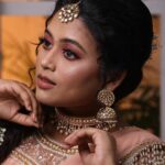 Farina Azad Instagram - In frame @farina_azad_official Outfit @sajna_bridal_wear_designer Muah @preethiartistry Photography @shadowsphotographyy @ajay_shadowsphotography Jewellery @new_ideas_fashions Flowers @blossom_bridal_flowers