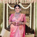 Gayathri Yuvraaj Instagram - Best moment in my life 💕💕 Decor and setup by @purpletreeprojects Shot by @oncemore.photography Makeup artist @profile_makeover Hair stylist @mani_stylist_ Saree from @pachaiyappas_silks Jewellery @new_ideas_fashions Blouse and saree designed by @tweety_threads Florals @blossom_bridal_flowers Mehendi @aravinth_mehendi_makeup Event directors @yuvi_smart & @savitha_prakash from @purpletreeprojects #babyshowers #blessings #happyfamily
