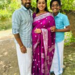Gayathri Yuvraaj Instagram - Family is not an important thing. It's everything.” 🤗🤗💕 @yuvi_smart #happygokulashtami🙏 Saree @feministshopping #happyfamily