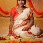 Gayathri Yuvraaj Instagram - 🧡🧡🧡 Makeup @elegant_bridalstudio Blouse @elitebridalstore Jewel @aarkayjewellers Photography @weddingsby_gk Retouch @editors_desktop
