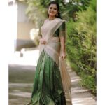 Gopika Anil Instagram - Elegance is not being noticed, it's about being remembered ! ♥️✨ . This beautiful bottle green dhavani designed by @thanz_muhammed @thanzscouture 🥰 Jewels : @amyra_rental_jewels 📸 @sarathsanilphotography . #onamseason #onamfestival #celebration #asianet #starnight #maveli #thanzcouture #amyrajewels #pictureoftheday #ootd #ethnic #elegance #gopikaanil #gopsgopikaanil