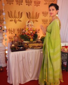 Hamsa Nandini Instagram - With his blessings, even the most challenging paths can be conquered. 
Ganapati Bappa Morya!🙏
.
#swanstories
