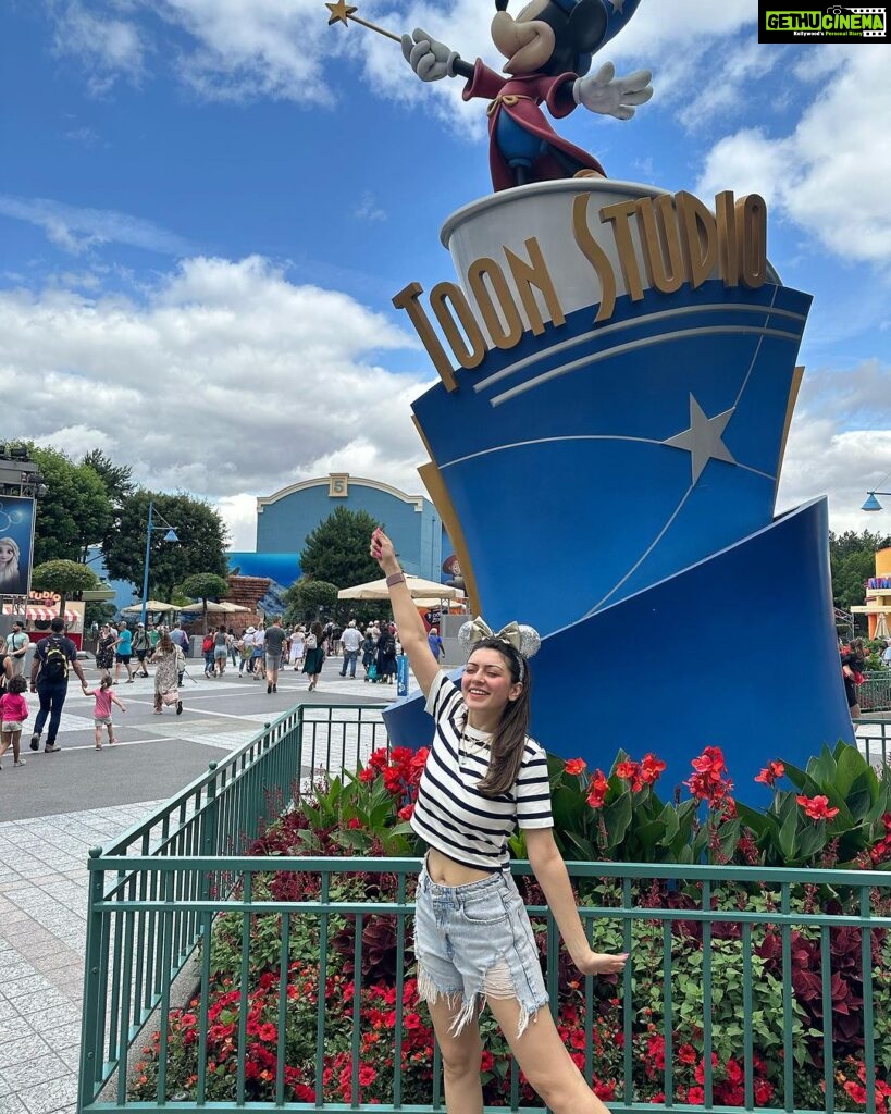 Hansika Motwani Instagram - Disneyland photo dump 🥰😍🥰🇫🇷 Disneyland Paris