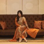 Harnaaz Kaur Sandhu Instagram - Eid Mubarak my lovelies! I pray for everyone’s good health and well being on this auspicious occasion of Eid-Ul-Fitr 🌙✨ Dekho chaand aaya ♥️ Outfit by @ritukumarhq Accessories by @kabirsatyanijewellery @kabirsatyani Hair & Makeup by @glambyshivanidesai @makeupbyshivanidesai