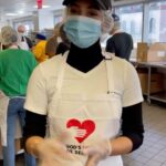 Harnaaz Kaur Sandhu Instagram - Give thanks not just on special holidays or occasions but every day of your life. Appreciate and never take for granted all that you have. Thank you @godslovenyc for allowing me to partake on your mission to serve the community. I encourage everyone to take sometime out of your life to volunteer to spread God's love. @missuniverse God's Love We Deliver