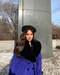 Harnaaz Kaur Sandhu Instagram - Let your light shine so brightly that others can see their way out of the dark☀️✨

@missuniverse 
@missdivaorg 

Styled @meemmap 
Coat @nonatatelier
Shoes @marciano @guess
Makeup by @yukoonthego 
Hair by @delajhair