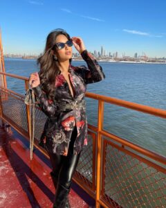Harnaaz Kaur Sandhu Instagram - First ferry trip and some delicious Thai food @pinto_nyc All about yesterday✨🗽 @missuniverse @missdivaorg

Ensemble by - @rockystarofficial @rockystar100
Earrings - @isharya
Overcoat - @weareperona