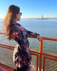 Harnaaz Kaur Sandhu Instagram - First ferry trip and some delicious Thai food @pinto_nyc All about yesterday✨🗽 @missuniverse @missdivaorg

Ensemble by - @rockystarofficial @rockystar100
Earrings - @isharya
Overcoat - @weareperona