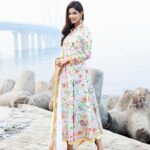 Harnaaz Kaur Sandhu Instagram - What a beautiful day this was in Mumbai - these shots were taken while I was shooting a video that would capture the essence of the fashion capital of India. Mumbai isn’t a city, it’s an emotion. Stay tuned for the video. Coming up next 🙂 Fashion Director @bharatg18 Outfit @asalabusandeep @abujanisandeepkhosla Jewellery @sunitajhunjhunwala Hair and make up: @shubhu.makeupartist @khushbuharia @timestalent @missuniverse #HarnaazSandhu #LIVAMissDivaUniverse2021 #MissUniverse #RoadToMissUniverse #MissUniverse2021 #VotingApp #VoteForIndia #India #TeamIndia