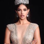 Harnaaz Kaur Sandhu Instagram - वाहे गुरुजी दा खालसा वाहे गुरुजी दी फतेह ❤️ We did it. 🥺 I said in my final answer, that I believed in myself and that’s why I was on that stage. I also want to mention a few people who believed in me too. Firstly I would like to thank my family and friends who have been there with me no matter what.They have seen me fall and get up and they have been there supporting me throughout. ❤️ @ruby6100 @hsmusics @gpdhillon_ Thank you @naughtynatty_g for being the driving force.Your energy is infectious and I still remember how you would enter the room and it would suddenly be filed with good vibes on the most tiring days during the national pageant. You motivated me and your “Chak de phatte” moments have stayed with me throughout my journey here. I hope I was able to bring you that kind of happiness when you saw me winning today. ❤️ Thank you @vineetjain12 for giving me this chance and the platform at LIVA Miss Diva 2021 and having the faith in me that I could represent India internationally. 🙏 Thank you to my panelists and designers who put together the woman who won the crown for India today. 🙏 Thank you to the @missdivaorg team, for standing by me, supporting me and being my driving force to win the crown. Thank you to the @missuniverse @realpaulashugart for believing I deserved this beautiful crown and the responsibility of being called Miss Universe. Lastly thank you to everyone who has showered me with so much love. I’m overwhelmed. कर हर मैदान फतेह 💫 आप सबको मेरी तरफ़ से ढेर सारा प्यार। Miss Universe 2021 is INDIA. 🇮🇳 @missuniverse Gown by @officialsaishashinde Earrings @putstyle07