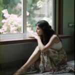 Harshita Gaur Instagram - 🎶किसका रस्ता देखे ऐ दिल, ऐ सौदाई 🎶 . . @dieppj #shotonfilm @anaahatthespace