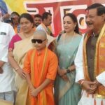 Hema Malini Instagram - Other photos from the hectic 2-day campaign covering entire Mathura for the Mayor and Chairman elections @myogi_adityanath @bjp4india @bjp4up #electioncampaign #mathuraelection