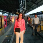 Hema Malini Instagram - I must share with all of you my unique, wonderful experience.Drove 2 hours to reach Dahisar by car, so tiring! In the eve decided I would try the metro, and OMG! What a joy it was!True, we went thro tough times during the constr, but worth it! Clean, fast & ws in Juhu in 1/2 hr💕 #mumbailife #metro #metroride #mumbaimetro #travel #travelinmetro