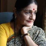 Hema Malini Instagram - A sad day and a great loss for all of us, especially for me. There was a fondness and mutual respect we shared. Padma Vibhushan Dr. Smt. Kanak Rele, the Mohini Attam dancer, choreographer and founder of Nalanda Dance Research Centre's passing is the end of a great era for the world of classical dance. Her contribution to this world is colossal Kanak Ji's beauty and personality is eternal. My heartfelt condolences to her wonderful family and members of Nalanda. I will always cherish our friendship. #smtkanakrele #padmavibhushansmtkanakrele #nalandadanceresearchcentre #mohiniyattam #classicaldance
