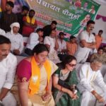 Hema Malini Instagram - Other photos from the hectic 2-day campaign covering entire Mathura for the Mayor and Chairman elections @myogi_adityanath @bjp4india @bjp4up #electioncampaign #mathuraelection