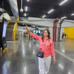 Hema Malini Instagram - I must share with all of you my unique, wonderful experience.Drove 2 hours to reach Dahisar by car, so tiring! In the eve decided I would try the metro, and OMG! What a joy it was!True, we went thro tough times during the constr, but worth it! Clean, fast & ws in Juhu in 1/2 hr💕 #mumbailife #metro #metroride #mumbaimetro #travel #travelinmetro