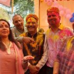 Hema Malini Instagram - With much enthusiasm I celebrated Holi with the District officials and people of Mathura-Vrindavan. #celebration #holi #happyholi #mathura #vrindavan #holicelebration2023