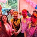 Hema Malini Instagram - With much enthusiasm I celebrated Holi with the District officials and people of Mathura-Vrindavan. #celebration #holi #happyholi #mathura #vrindavan #holicelebration2023
