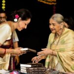 Hema Malini Instagram - A sad day and a great loss for all of us, especially for me. There was a fondness and mutual respect we shared. Padma Vibhushan Dr. Smt. Kanak Rele, the Mohini Attam dancer, choreographer and founder of Nalanda Dance Research Centre's passing is the end of a great era for the world of classical dance. Her contribution to this world is colossal Kanak Ji's beauty and personality is eternal. My heartfelt condolences to her wonderful family and members of Nalanda. I will always cherish our friendship. #smtkanakrele #padmavibhushansmtkanakrele #nalandadanceresearchcentre #mohiniyattam #classicaldance