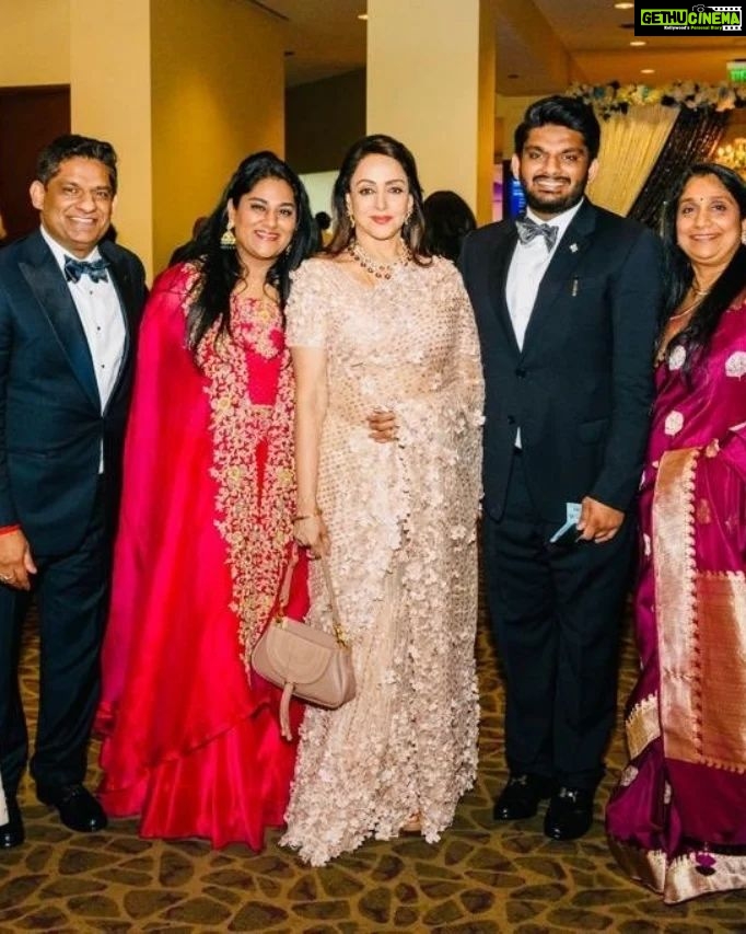 Hema Malini Instagram - Photos of the India House Gala in Houston. 1,2 - With Dr Manish Rungta ( main organizer) and family. 3. Receiving memento from the Consul General, Mr D.C. Manjunath. 4. With guests at the gala #indiahousehouston #manishrungta #consulgeneral #dcmanjunath