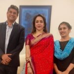 Hema Malini Instagram – Dinner hosted by and at the residence of the Consul General of India in Houston.. Seen here… With the Consul General @dcmanjunath , his wife, Mrs. Arpana Manjunath
and Consulate’s officials. 
@cgihou
@indianembassyus
@indiplomacy 

#houston
#consulgeneral