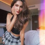 Ishita Raj Sharma Instagram - Room mirror camera.. shoot! 👆 #summersofengland Manchester, UK