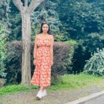 Janani Ashok Kumar Instagram - Still wondering what happened to my leg in the third pic 🫣 Anyways I had an amazing time in & around Milan city 🏙️ Their architecture itself is a visual treat & the trees & scenic landscapes are icing on the cake just wow 🤩🫠🤍🥰 - 📸: @madhumitha_sivasankar Milano italy