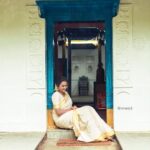 Janani Ashok Kumar Instagram - എല്ലാവർക്കും എന്റെ ഹൃദയം നിറഞ്ഞ ഓണാശംസകൾ 🌻🌸🌺🌼🪷🪻🌹🌷💐🌾 - @smokey_makeupbar_ @labelshalini @studio_d_weddings Chennai, India