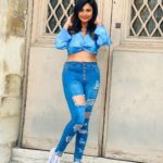 Janani Ashok Kumar Instagram - ⵊN-BETWEEN ⵊɴ ʙᴇᴛᴡᴇᴇɴ ᴡʜᴇʀᴇ ʏᴏᴜ ᴀʀᴇ ᴀɴᴅ ᴡʜᴇʀᴇ ʏᴏᴜ ᴡᴀɴᴛ ᴛᴏ ʙᴇ, ᴛʜᴇʀᴇ ɪs ᴇɴᴅʟᴇss, ʙᴏᴜɴᴅʟᴇss ᴘᴇᴀᴄᴇ. Tʜᴇʀᴇ ɪs ᴀɴ ᴏᴘᴘᴏʀᴛᴜɴɪᴛʏ ᴛᴏ ʙᴇ sᴛɪʟʟ, ᴀs ʏᴏᴜ ꜰɪɴᴅ ʏᴏᴜʀsᴇʟꜰ ɪɴ ᴛʜᴇ ɢᴀᴘ ʙᴇᴛᴡᴇᴇɴ ᴛʜᴇ ᴘᴀsᴛ ᴀɴᴅ ᴛʜᴇ ꜰᴜᴛᴜʀᴇ, ᴋɴᴏᴡɪɴɢ ᴛʜᴀᴛ ᴛʜɪs ɪs ᴛʜᴇ sᴘᴀᴄᴇ ᴡʜᴇʀᴇ ʏᴏᴜ ᴡᴇʀᴇ ᴄᴀʟʟᴇᴅ ᴛᴏ ᴄᴏᴍᴇ ᴀʟɪᴠᴇ. Aɴᴅ ɪᴛ,s ᴏᴋᴀʏ ɪꜰ ʏᴏᴜ ꜰᴇᴇʟ ᴜɴᴄᴇʀᴛᴀɪɴ ʜᴇʀᴇ. Yᴏᴜ ᴅᴏɴ,ᴛ ʜᴀᴠᴇ ᴛᴏ ʜᴀᴠᴇ ɪᴛ ᴀʟʟ ꜰɪɢᴜʀᴇᴅ ᴏᴜᴛ. Yᴏᴜ ᴀʀᴇ ꜰʀᴇᴇ ᴛᴏ ᴛᴀᴋᴇ ᴛʜɪs ᴍᴏᴍᴇɴᴛ ʙʏ ᴍᴏᴍᴇɴᴛ, ᴀɴᴅ sᴇᴇ ᴛʜᴇ ᴡʜᴏʟᴇɴᴇss ᴏꜰ ɪᴛ ᴀʟʟ: sᴏᴍᴇ ᴛʜɪɴɢs ᴡɪʟʟ ʙᴇ ᴅɪꜰꜰɪᴄᴜʟᴛ. Sᴏᴍᴇ ᴛʜɪɴɢs ᴡɪʟʟ ᴍᴀᴋᴇ sᴇɴsᴇ, ᴡʜɪʟᴇ ᴏᴛʜᴇʀ ᴛʜɪɴɢs ʟᴇᴀᴠᴇ ʏᴏᴜ ᴡɪᴛʜ ǫᴜᴇsᴛɪᴏɴs. Bᴜᴛ ᴀʟᴛᴏɢᴇᴛʜᴇʀ, ᴛʜᴇsᴇ ᴍᴏᴜɴᴛᴀɪɴs ᴀɴᴅ ᴠᴀʟʟᴇʏs ᴄʀᴇᴀᴛᴇ ᴀ ʟᴀɴᴅsᴄᴀᴘᴇ, ᴡʜᴇʀᴇ sᴏᴍᴇʜᴏᴡ, ᴛʜʀᴏᴜɢʜ ɪᴛ ᴀʟʟ, ᴇᴠᴇʀʏᴛʜɪɴɢ ꜰɪɴᴅs ɪᴛs ᴘʟᴀᴄᴇ. - 📸: @madhumitha_sivasankar & @satz_aka_sathishkumaran #tapfordeets #louvremuseum #paris #parisfrance #travel #memories #memoriesforlife #friends Louvre Museum Paris France