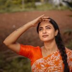 Janani Ashok Kumar Instagram - 📸: @gk_.photography._ - 🧡🤍🧡 Coimbatore, Tamil Nadu
