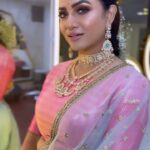 Janani Ashok Kumar Instagram - #skinlikemakeup with bold beautiful Smokey glittery eyes Actress: @janani_ashokkumar Costume: @saathvikas_designer_studio @sangiknr Jewellery: @bronzerbridaljewellery Lash& lens : @bronzerlensnlashes #bridesofvijiknr #bridesofbronzermakeover #bridesofinstagram #instagramtrending #vijiknr #bronzermakeover #muslimbride #indianbride #southindianbrides #bridalmakeup #bridesofinstagram #bridesofindia