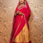 Janani Ashok Kumar Instagram - I loved shooting this look & this is the end of this series 🤍 - Team: @vijiknr @sangiknr @saathvikas_designer_studio @bronzerbridaljewellery @bronzerlensnlashes @zerogravityphotography Chennai, India