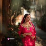 Janani Ashok Kumar Instagram - I’m so glad that I chose to be a model #grateful #eidmubarak 🌙💫🙏🏼 - Team: @vijiknr @sangiknr @saathvikas_designer_studio @bronzerbridaljewellery @bronzerlensnlashes @zerogravityphotography Chennai, India