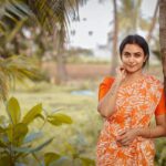 Janani Ashok Kumar Instagram - 📸: @gk_.photography._ - 🧡🤍🧡 Coimbatore, Tamil Nadu
