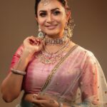 Janani Ashok Kumar Instagram - 🌈 🦋 🤍🌱💯 - Team: @vijiknr @sangiknr @saathvikas_designer_studio @bronzerbridaljewellery @bronzerlensnlashes @zerogravityphotography @zerogravity.fashion Chennai, India