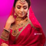 Janani Ashok Kumar Instagram - Eid Mubarak 🌙✨🙏🏼 May all our lives be filled with abundance & blessed with happiness & peace ✌🏼 Team: @vijiknr @sangiknr @bronzerbridaljewellery @saathvikas_designer_studio @zerogravityphotography Chennai, India