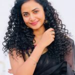 Janani Ashok Kumar Instagram - 𝐈 𝐜𝐚𝐫𝐫𝐲 𝐦𝐲 𝐠𝐫𝐚𝐜𝐞 𝐣𝐮𝐬𝐭 𝐥𝐢𝐤𝐞 𝐭𝐡𝐢𝐬 𝐬𝐚𝐫𝐞𝐞! #𝐨𝐨𝐭𝐝 #𝐬𝐚𝐫𝐞𝐞 #𝐬𝐚𝐫𝐞𝐞𝐥𝐨𝐯𝐞 Chennai, India